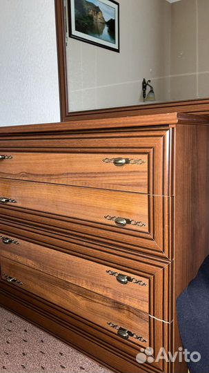 Спальный гарнитур