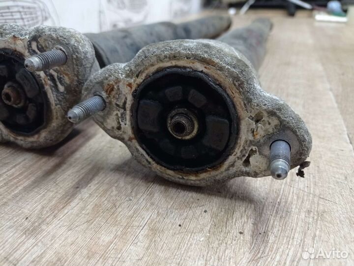 Амортизаторы задние мерседес w204