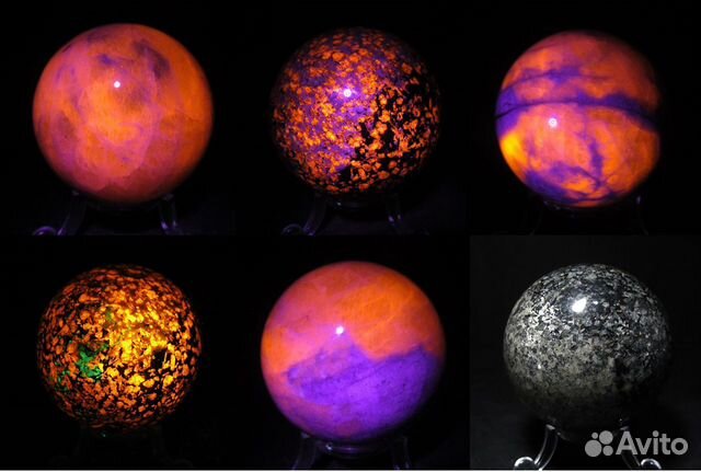 Шар из камня Гакманит Содалит Светится в уф