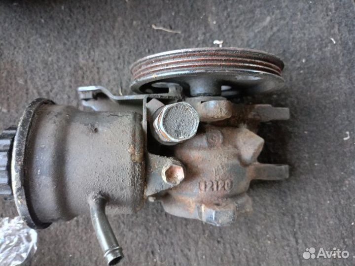 Насос гур Toyota Corolla AE100 5A-FE