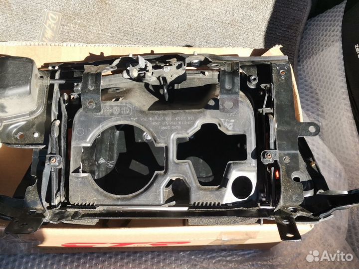 Лючок зарядки для Nissan Leaf AZE0 Цвет QAB G 2014