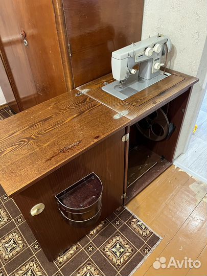 Швейная машина Подольск 142