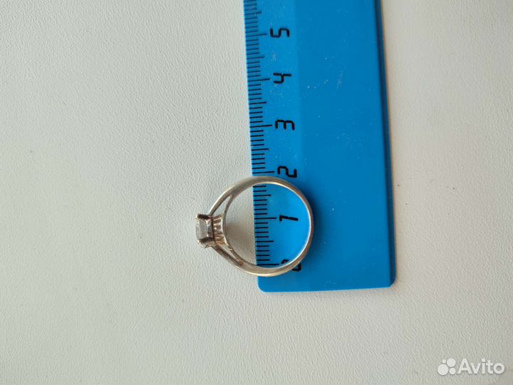 Серебряное кольцо с фианитом р. 18-18,5