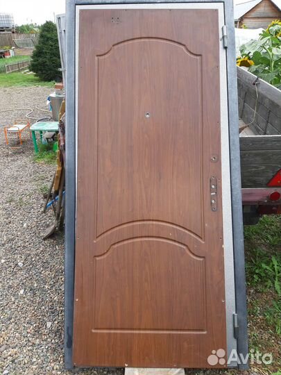 Металлическая дверь бу