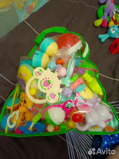 Погремушки, грызунки, игрушки от 0 до 6 мес