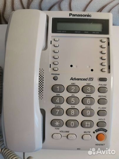 Проводной телефон Panasonic KX-ts2365ruw белый