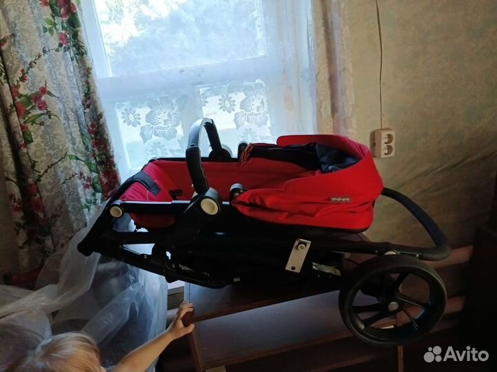 Прогулочная коляска