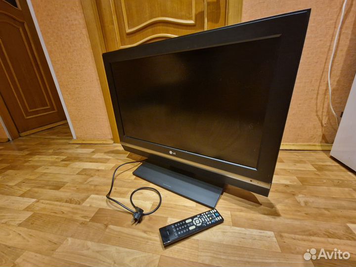 ЖК телевизор LG 32LC2R