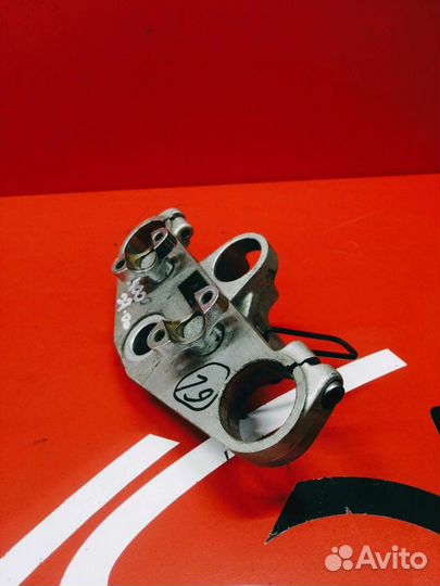 Верхняя траверса Yamaha FZ400 97-00