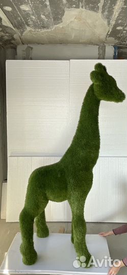 Фигура из искусственного газона