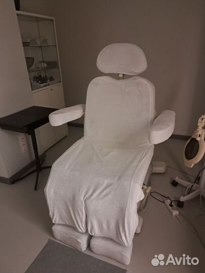 Кресло для педикюра с электроприводом