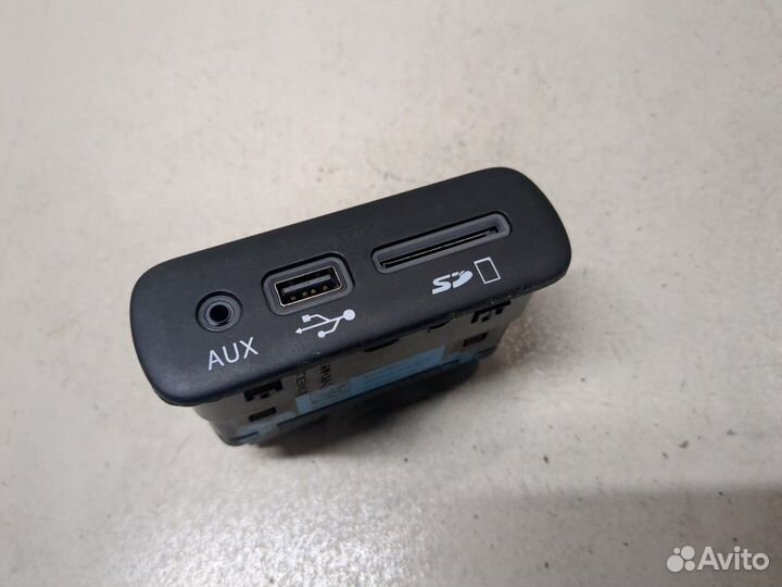 Разъем AUX/USB Dodge Charger 2014, 2016