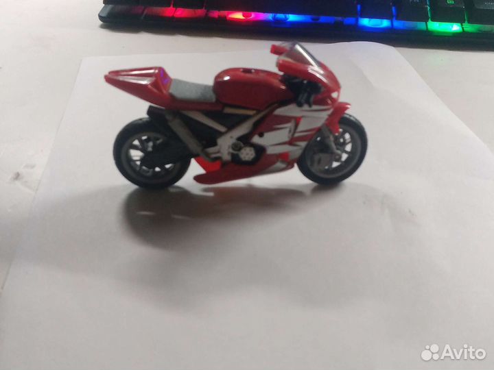 Мотоцикл игрушка