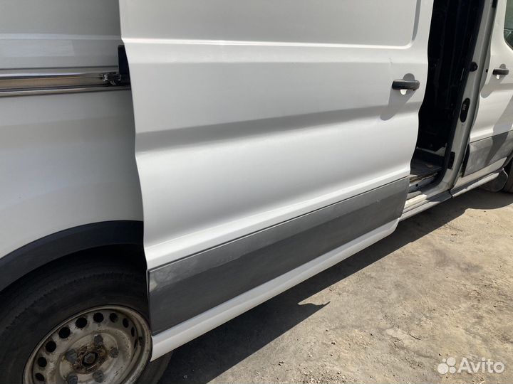 Дверь сдвижная боковая правая Ford Transit