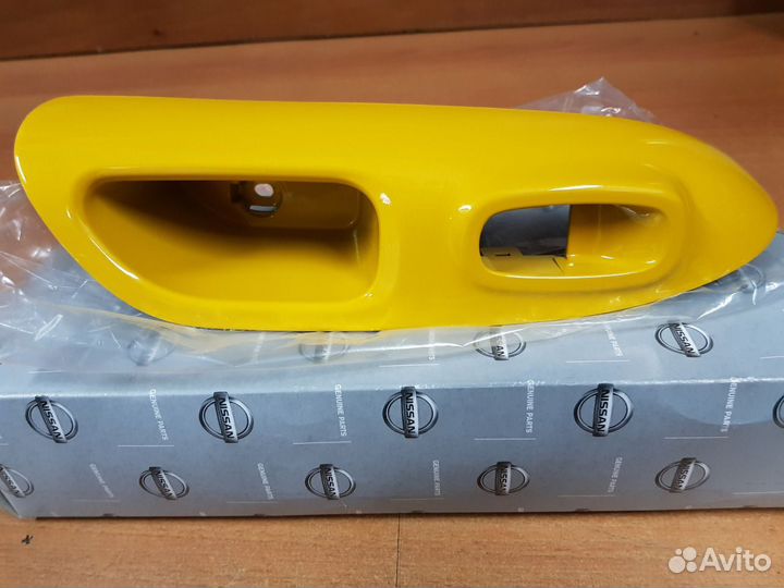 Накладка кнопок стеклоподъемника Ниссан Жук F15