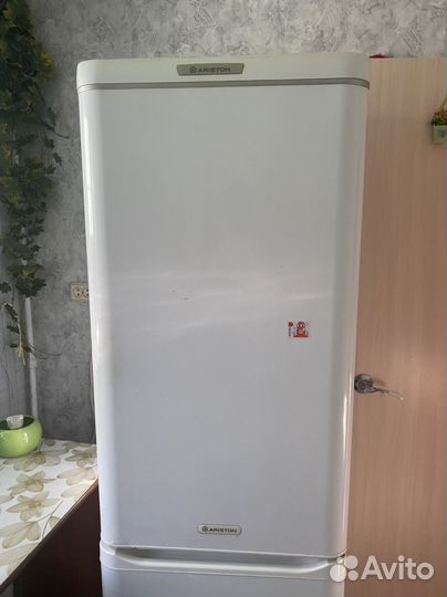 Холодильник ariston рабочий