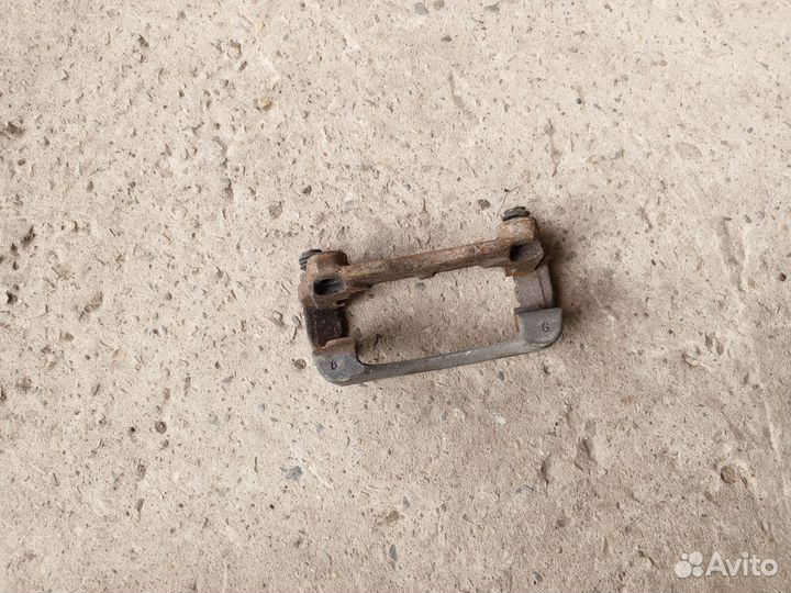 Суппорт тормозной передний Nissan Trail T32