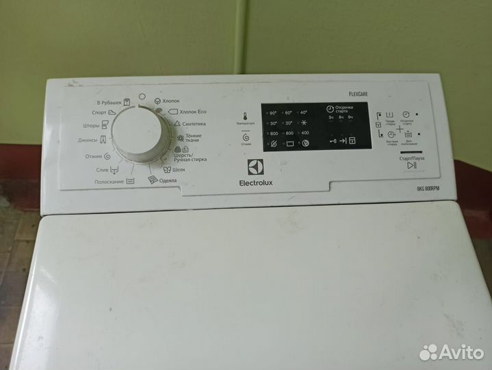 Стиральная машина Electrolux EWT0862IDW вертикальн