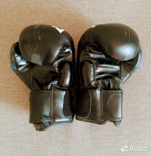 Боксерские перчатки Demix 10 oz