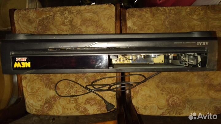 2 видеомагнитофона