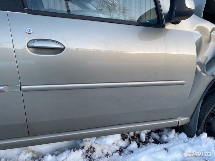 Дверь передняя правая в сборе рено логан 1