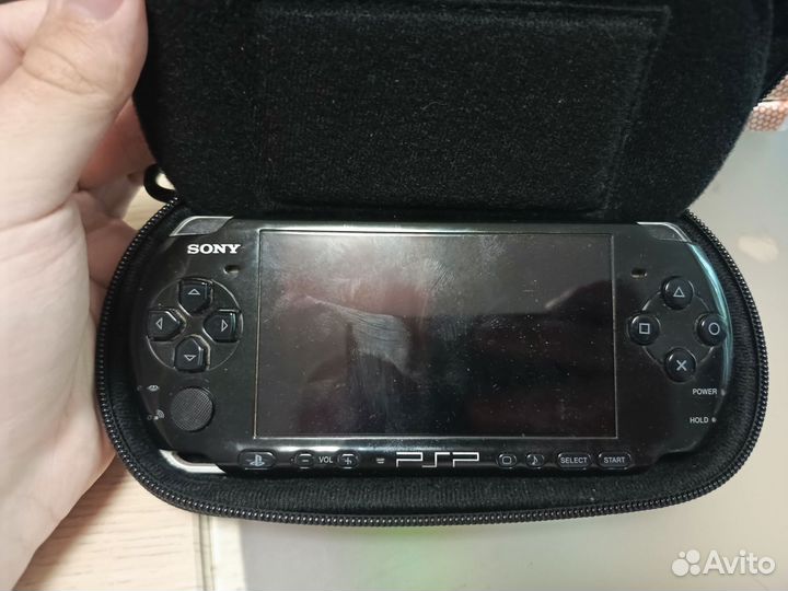 PSP с 38 играми