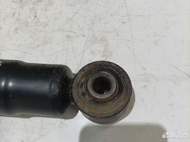 Задние амортизаторы Хендай Гранд Старекс H1 TQ