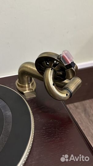 Виниловый проигрыватель граммофон