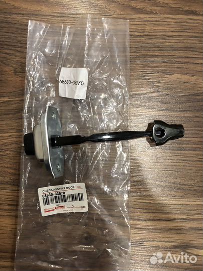 Огрнаничитель двери тойота Камри40 68630-33070