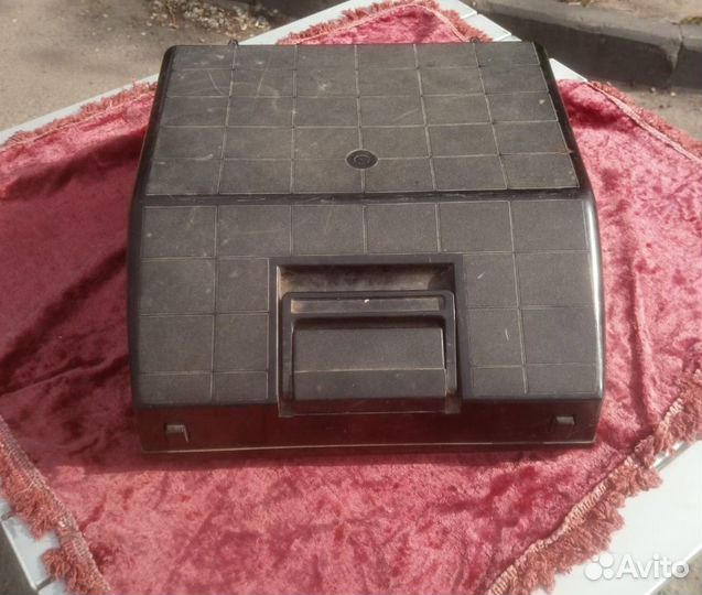 Печатная пишущая машинка Любава