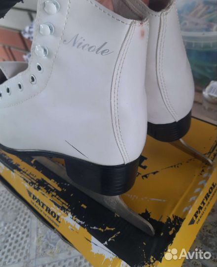 Коньки женские 37