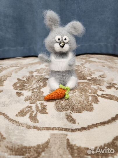 Котята и зайчик