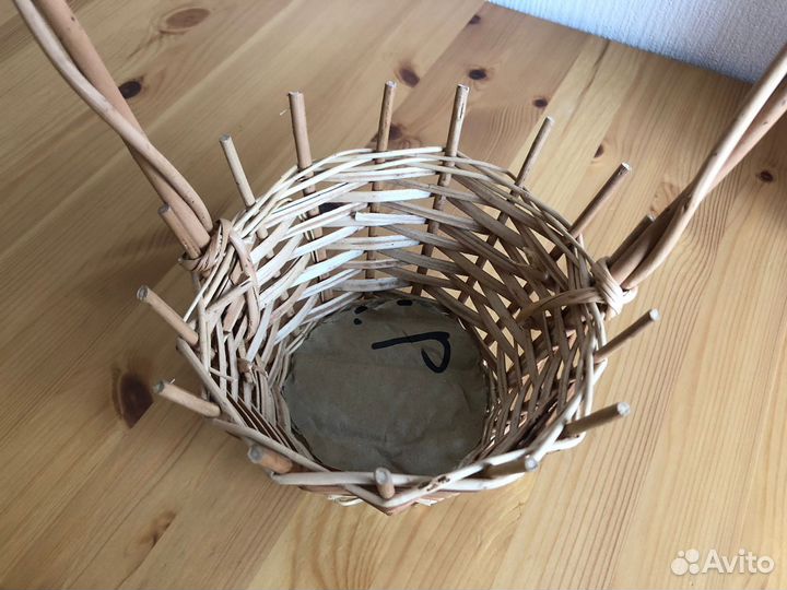 Корзинка плетеная