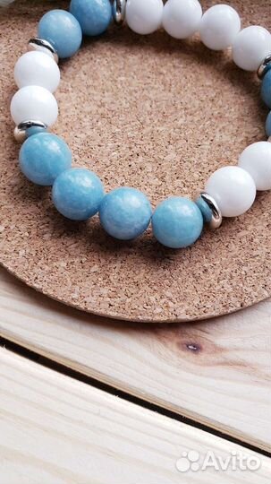 Браслет из аквамарина и белого агата