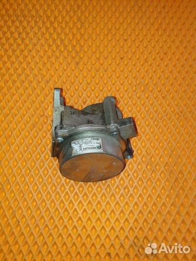 Насос вакуумный Ауди Шкода Фольксваген