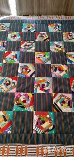 Лоскутное одеяло ручной работы