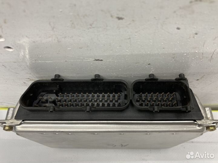 Блок управления двигателем VAG (эбу) 4B0907557B