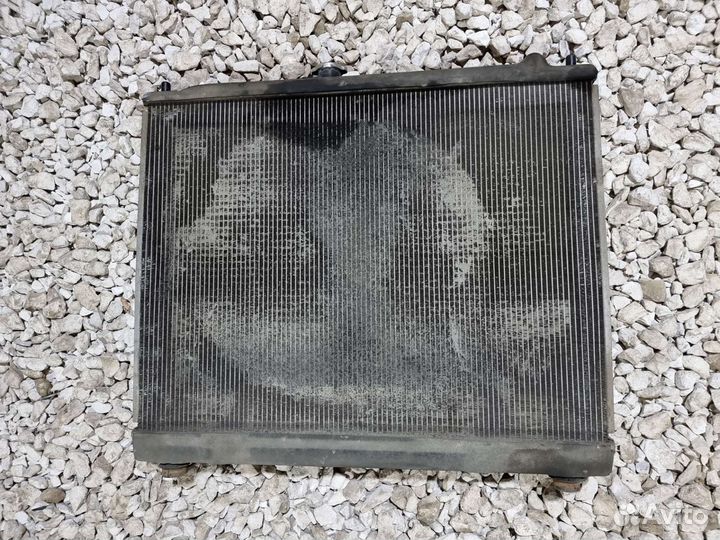 Радиатор охлаждения двигателя Паджеро 4