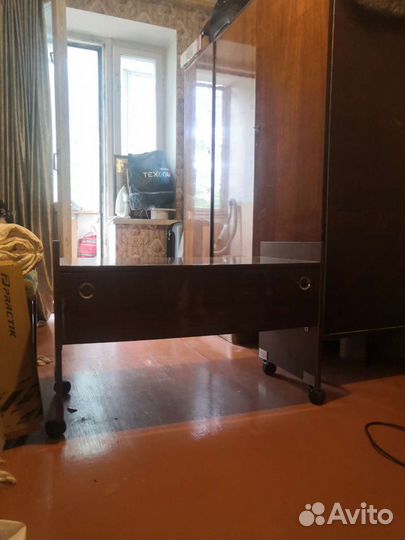 Советская тумба на колесиках