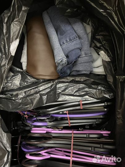 4. Брюки женские 9 шт, вешалки 35шт