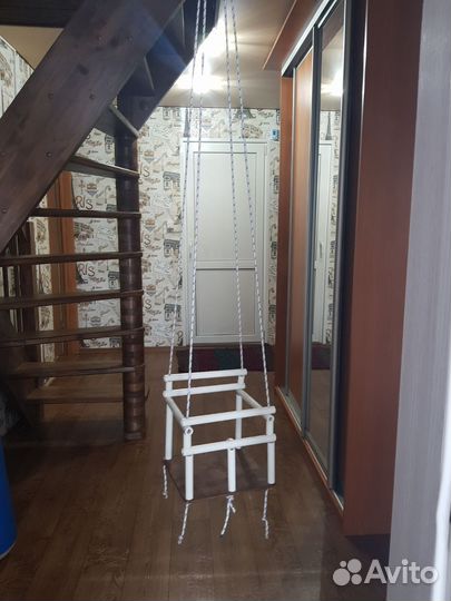 Детская качелька