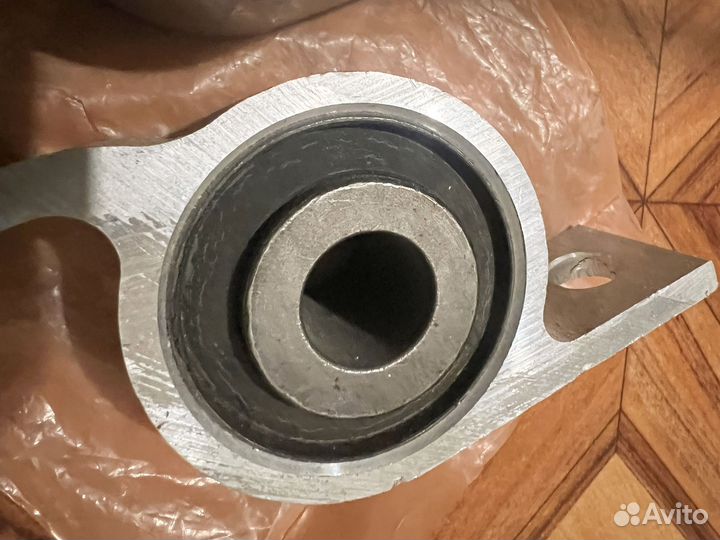 Сайлентблоки пепередних рычагов subaru sti