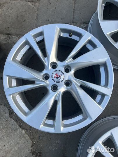 Литые диски R18 Nissan