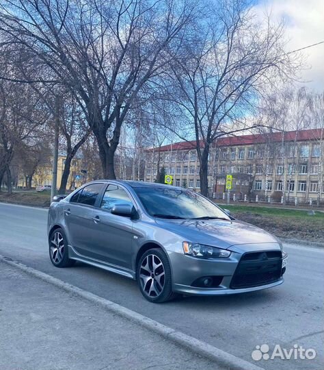 Mitsubishi Lancer 1.8 МТ, 2014, битый, 130 000 км