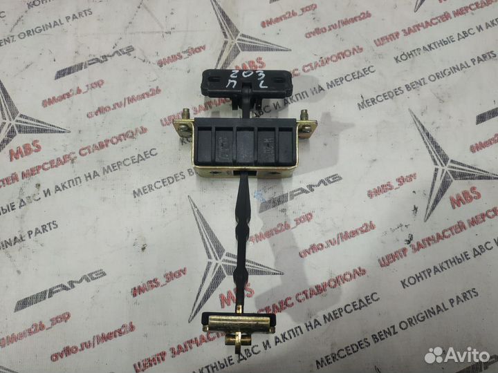 Ограничитель двери w203 Mercedes