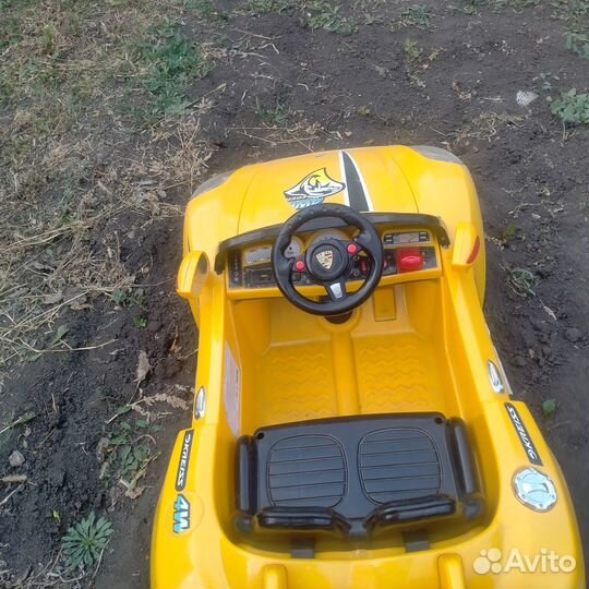 Детский электромобиль