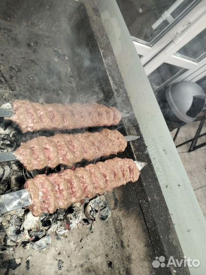 Повар шаурмист продавец