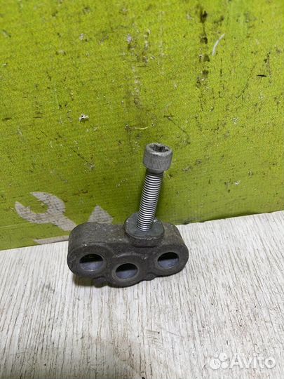 Кронштейн опоры двигателя Опель Астра Джи 98-05