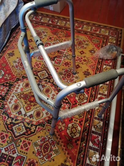 Ходунки для взрослых и пожилых инвалидов