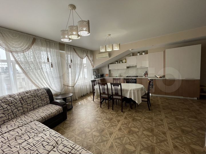 4-к. квартира, 130 м², 11/11 эт.